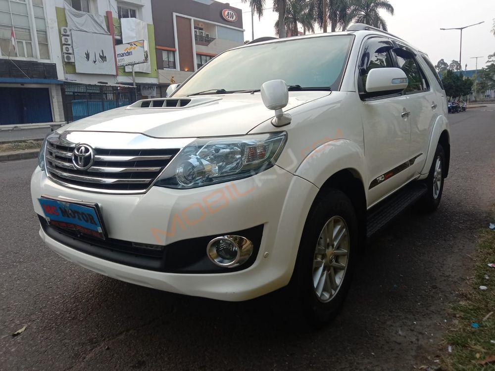 Mobil Toyota Fortuner 2014