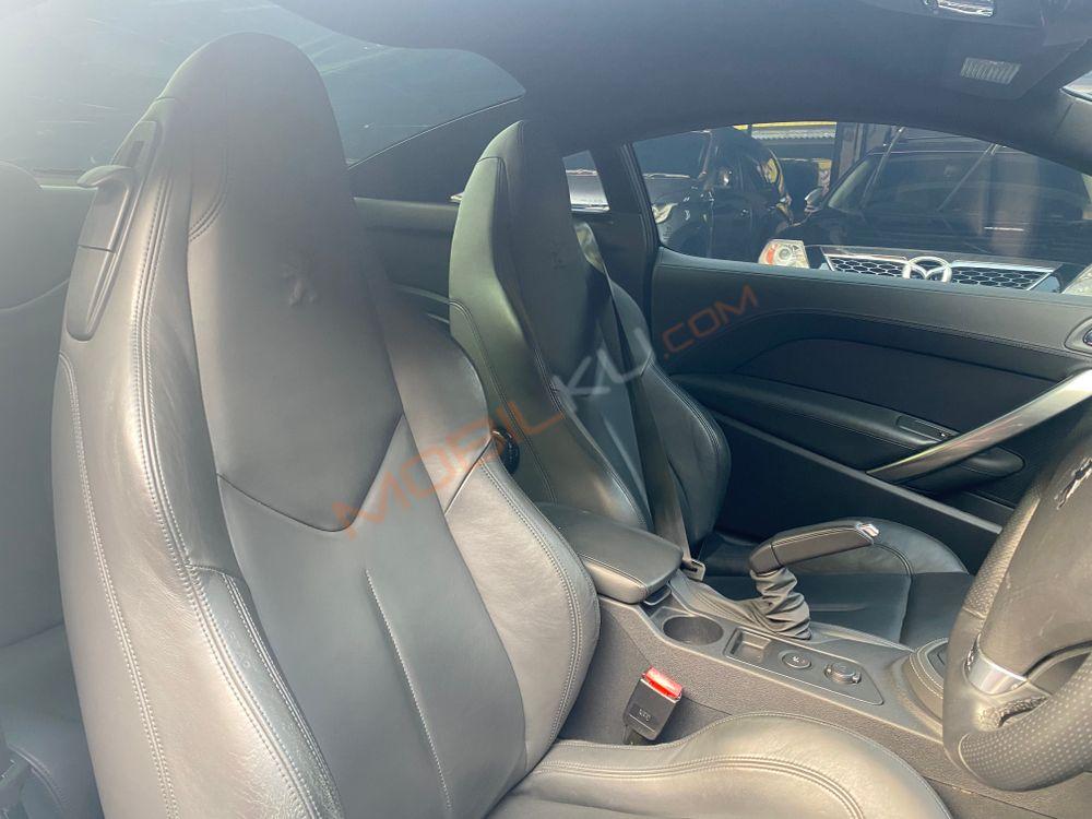 Mobil Peugeot RCZ 2012