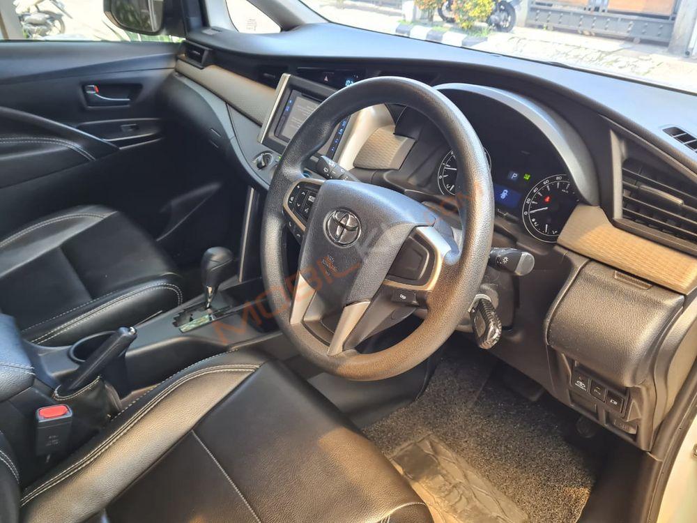 Mobil Toyota Kijang Innova 2017
