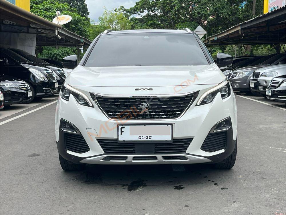 Mobil Peugeot 5008 2019