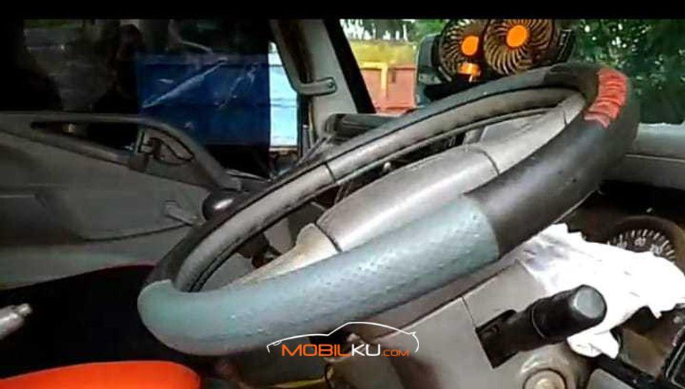 Mobil Mitsubishi Colt 2011