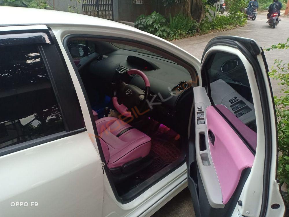 Mobil Toyota Yaris 2013