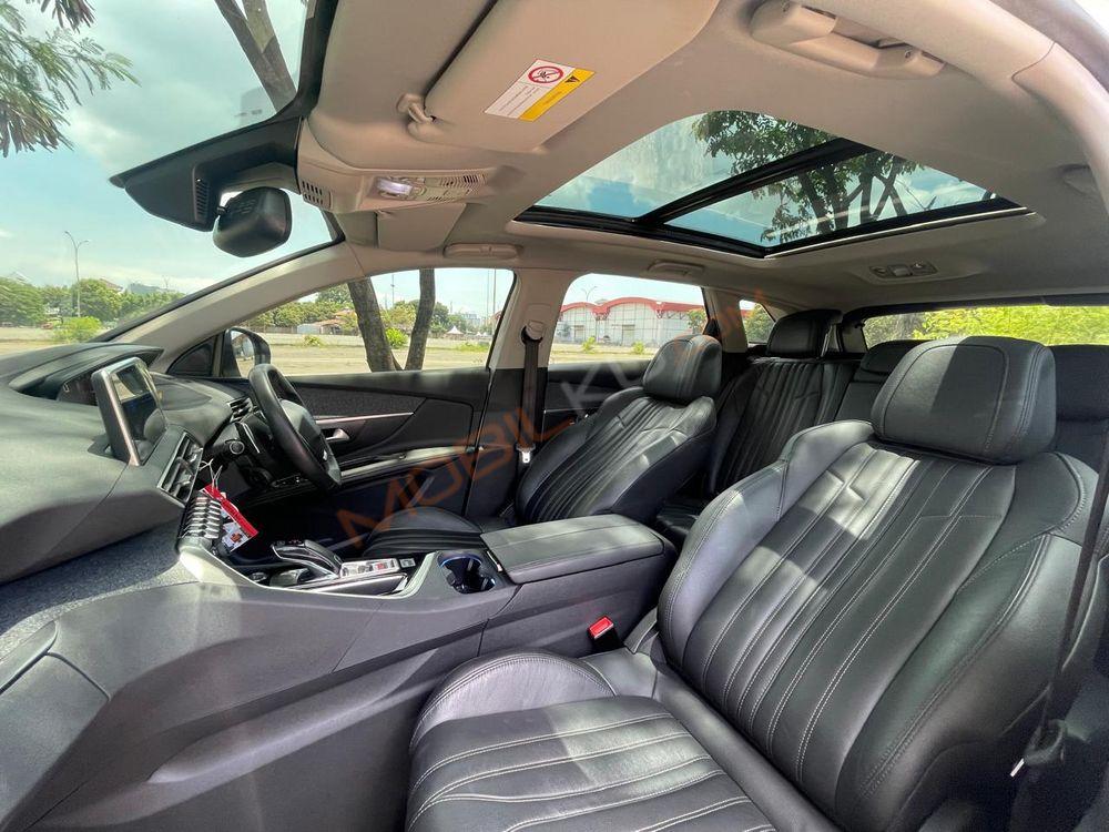 Mobil Peugeot 3008 2020