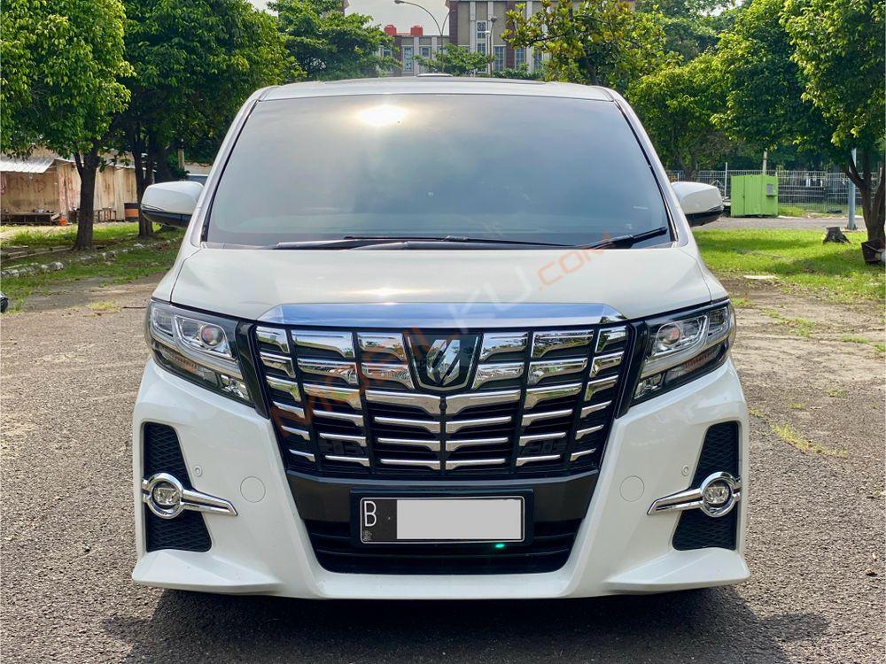 Mobil Toyota Alphard 2016
