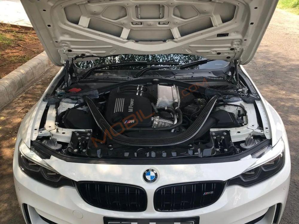 Mobil BMW 3 Series 2017