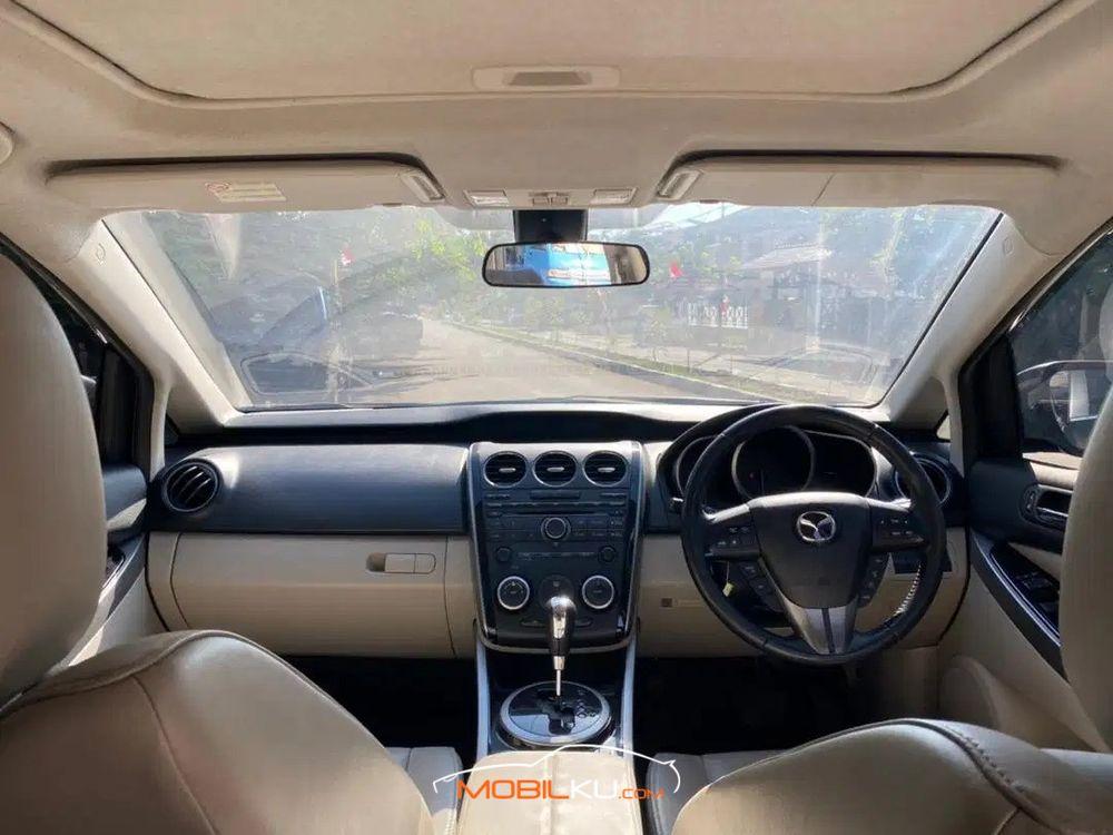 Mobil Mazda CX-7 2011