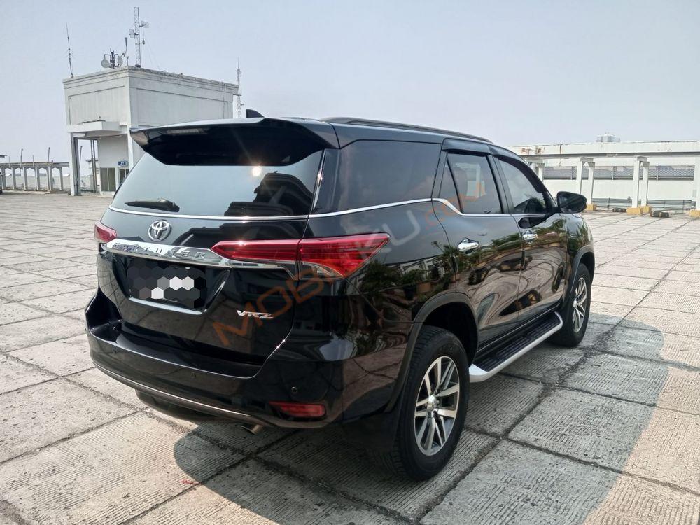 Mobil Toyota Fortuner 2016
