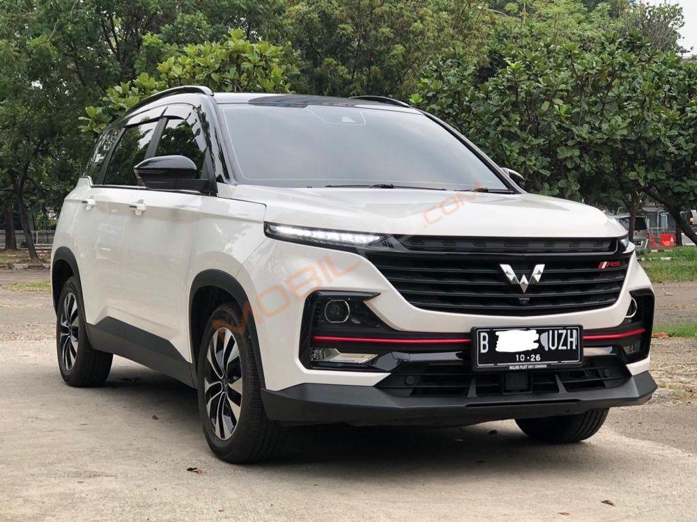 Mobil Wuling Almaz 2021
