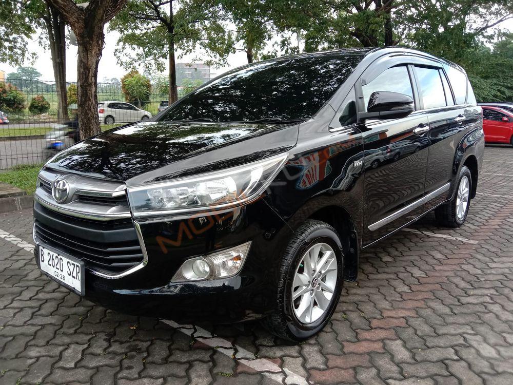 Mobil Toyota Kijang Innova 2018
