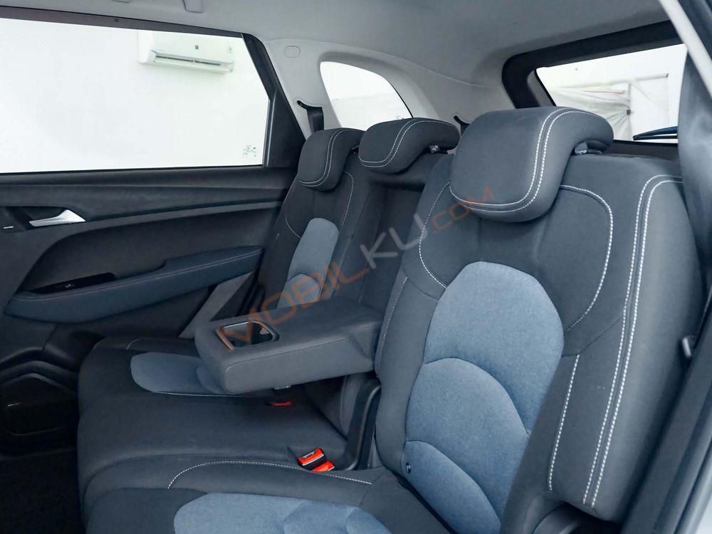 Mobil Wuling Almaz 2019