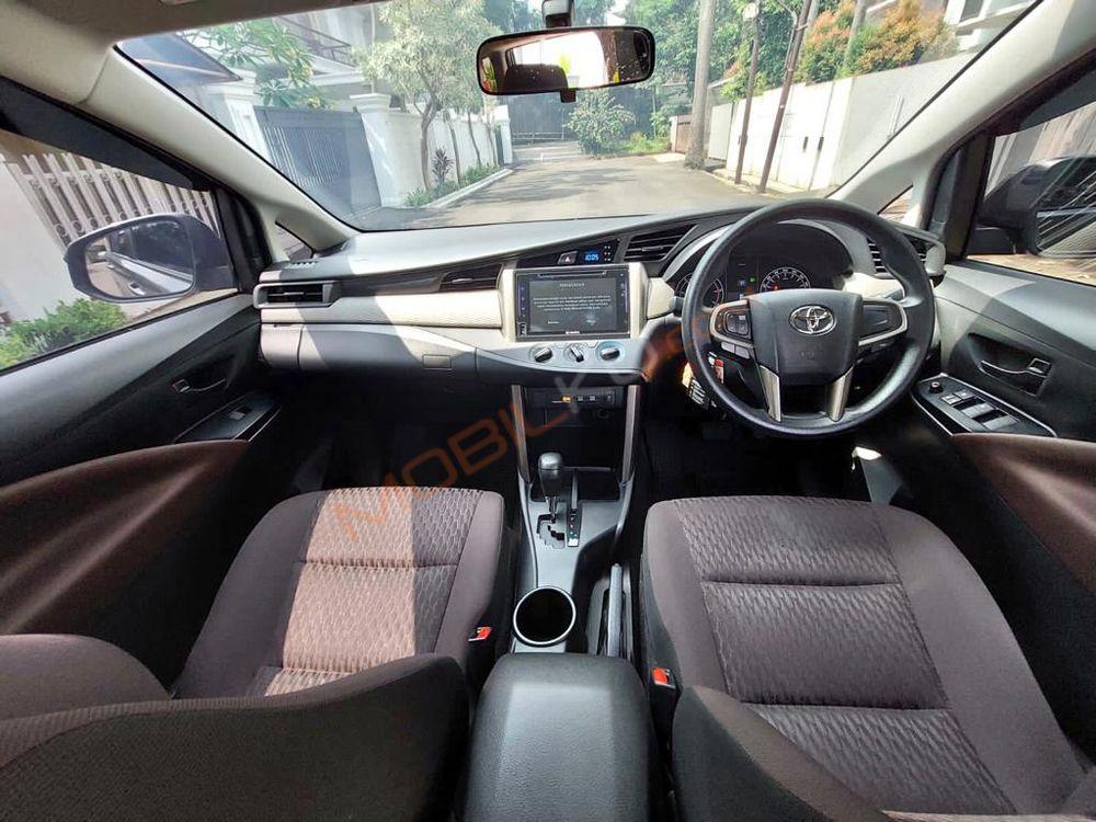 Mobil Toyota Kijang Innova 2021