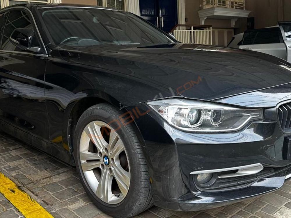 Mobil BMW 3 Series 2014