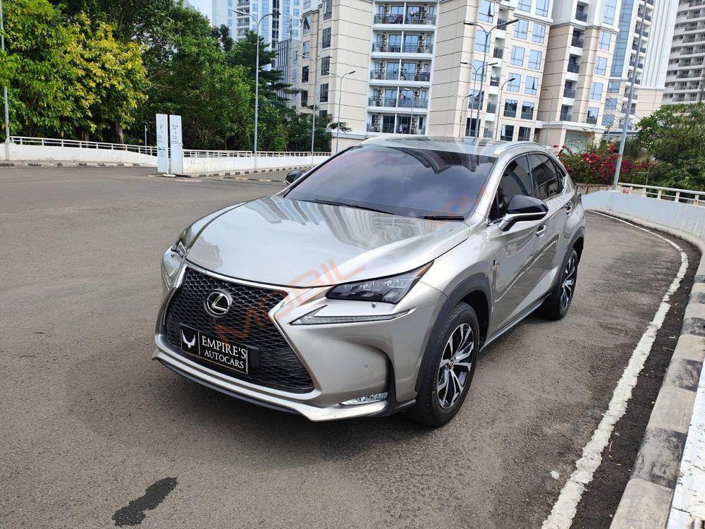 Mobil Lexus NX 2016