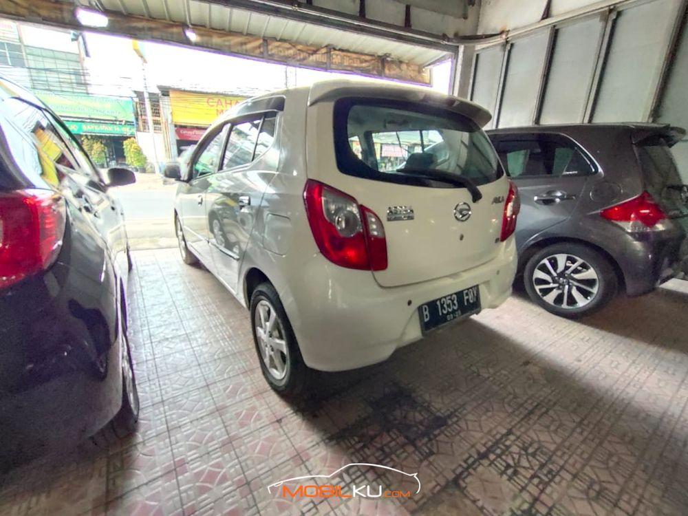 Mobil Daihatsu Ayla 2015