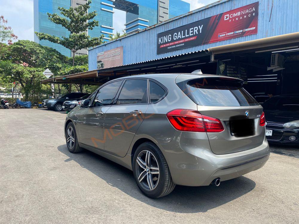 Mobil BMW 2 Series 2015