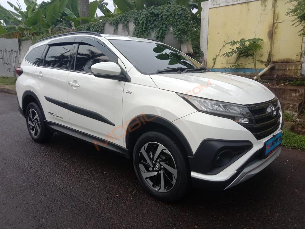 Mobil Toyota Rush 2021