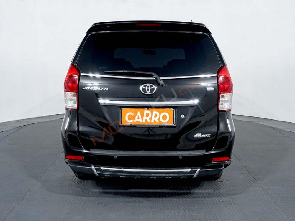 Mobil Toyota Avanza 2012