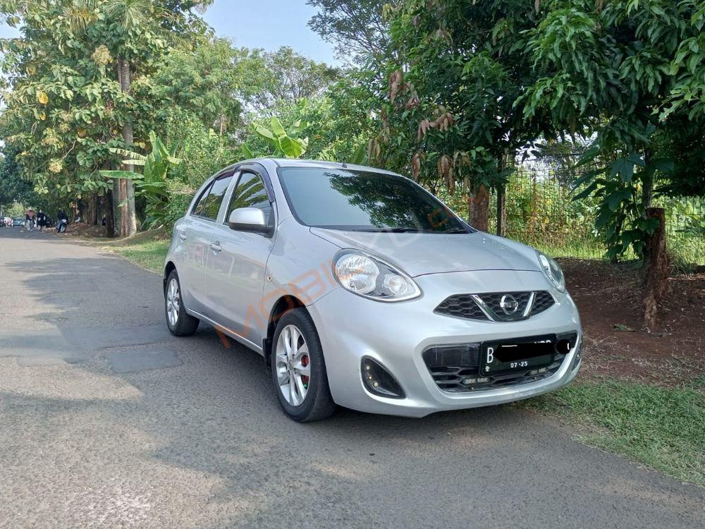 Mobil Nissan March 2015