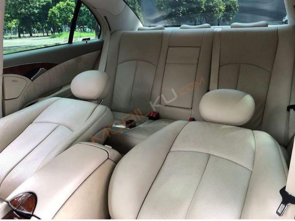 Mobil Mercedes-Benz E-Class 2004