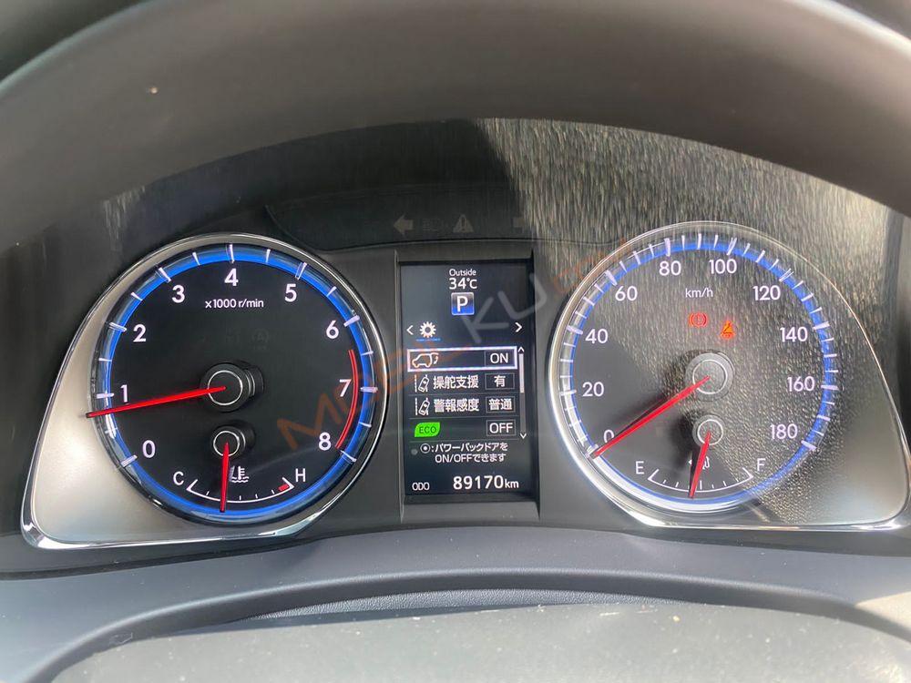 Mobil Toyota Harrier 2015