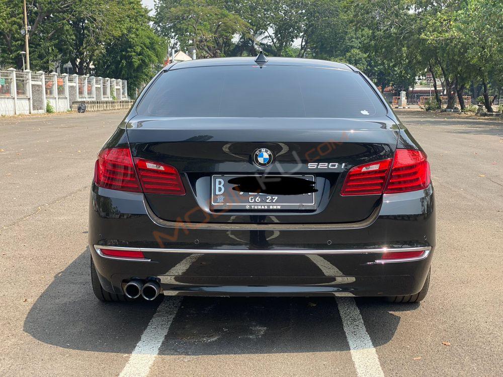 Mobil BMW 5 Series 2016