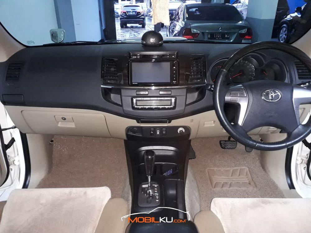 Mobil Toyota Fortuner 2014