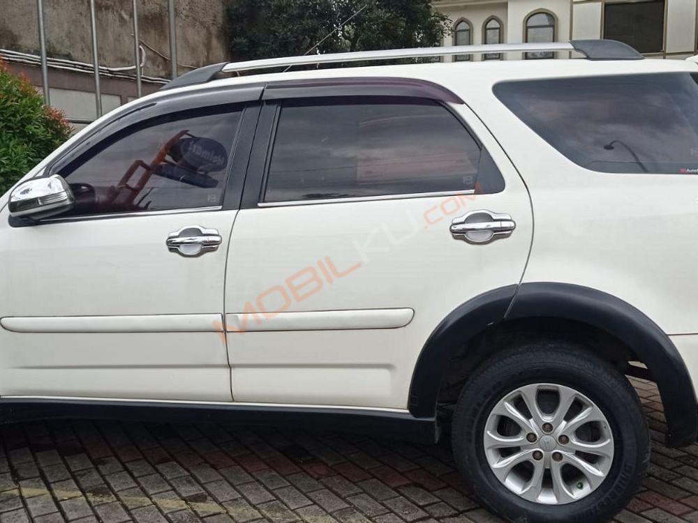 Mobil Daihatsu Terios 2013