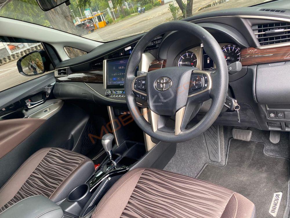 Mobil Toyota Kijang Innova 2022