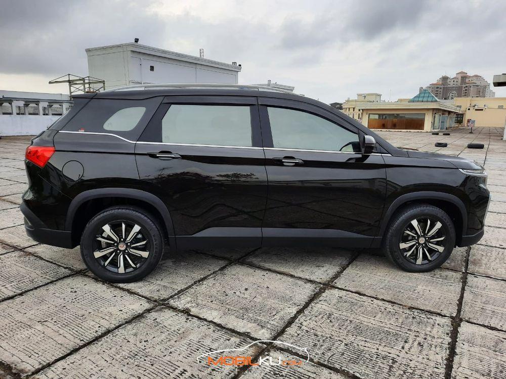 Mobil Wuling Almaz 2019