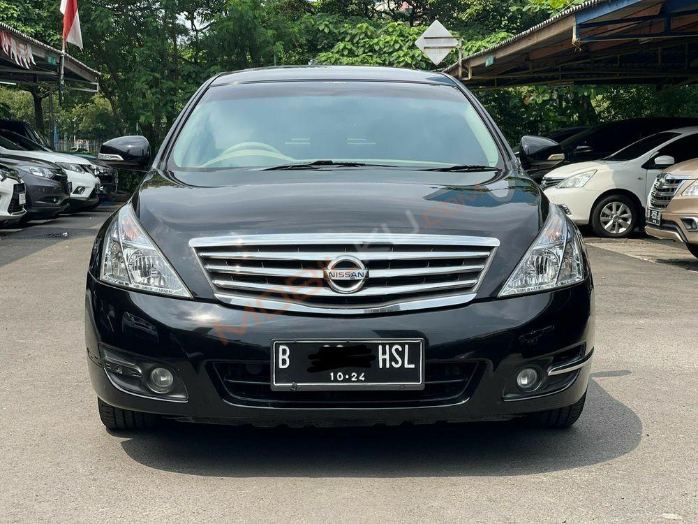 Mobil Nissan Teana 2010