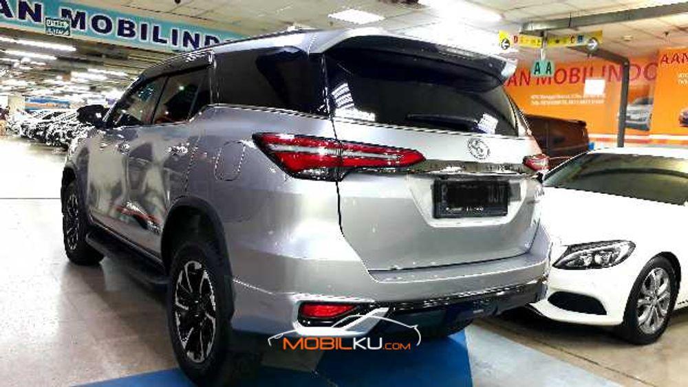 Mobil Toyota Fortuner 2020
