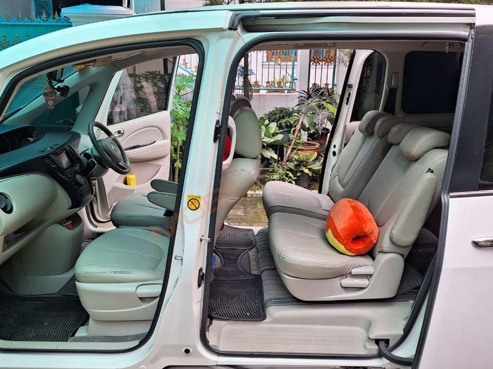 Mobil Mazda Biante 2015