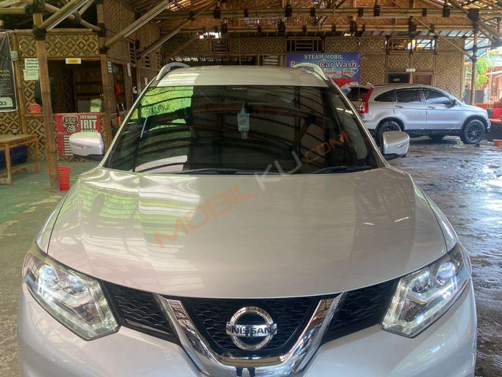 Mobil Nissan X-Trail 2015