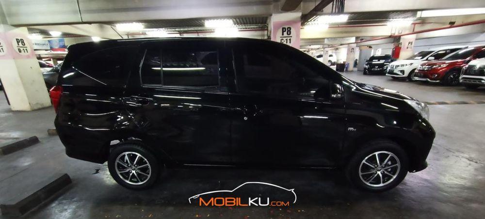 Mobil Toyota Calya 2019