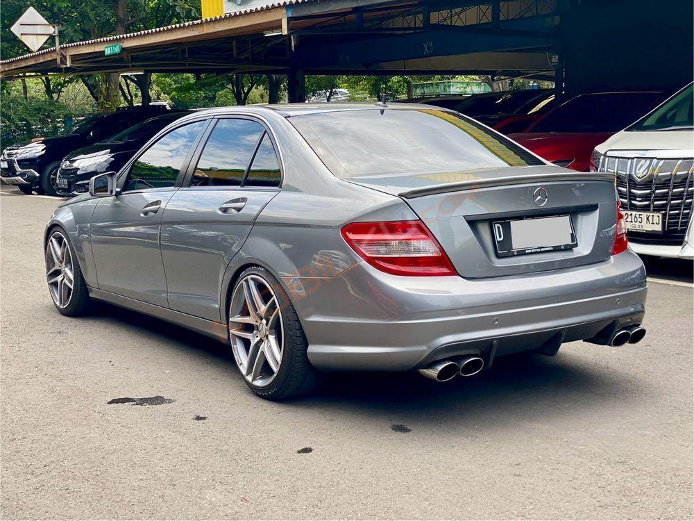Mobil Mercedes-Benz C-Class 2011
