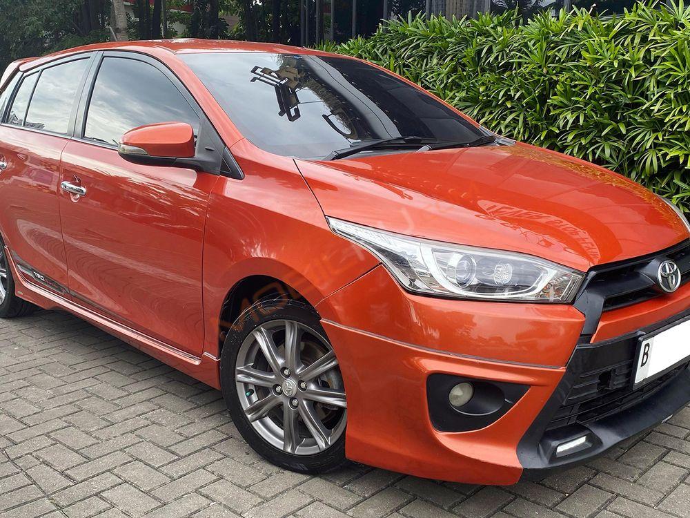 Mobil Toyota Yaris 2014