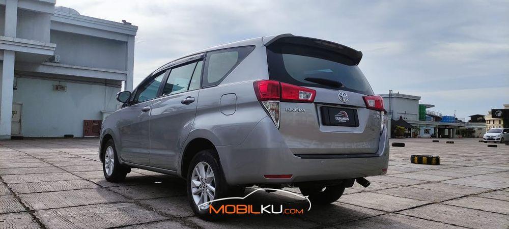 Mobil Toyota Kijang Innova 2020