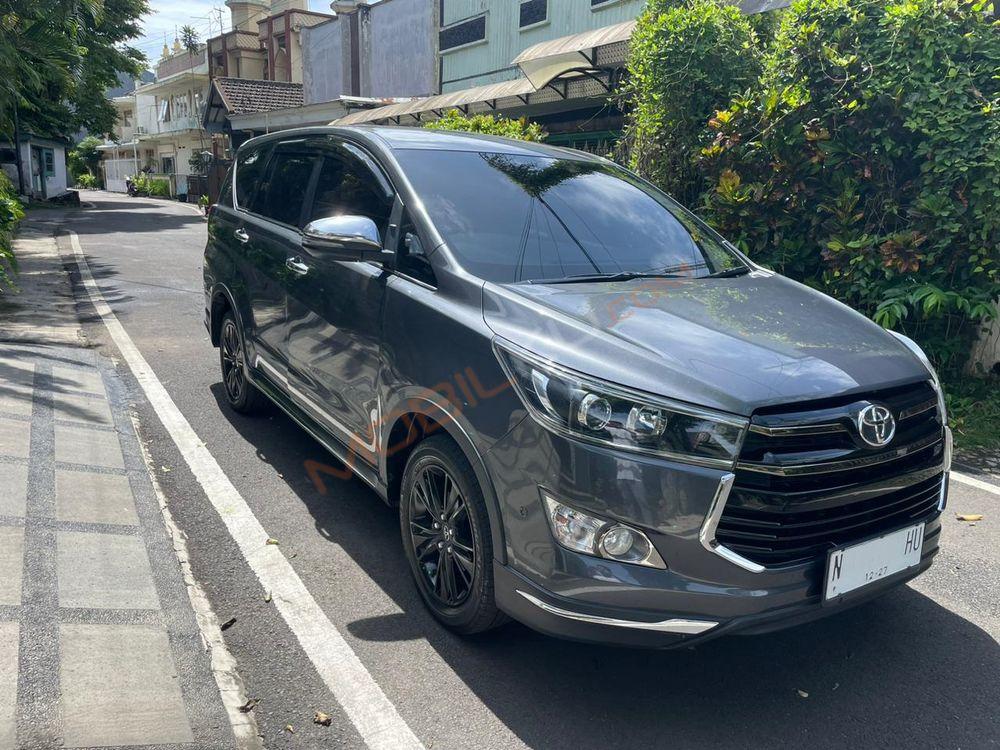 Mobil Toyota Kijang Innova 2017