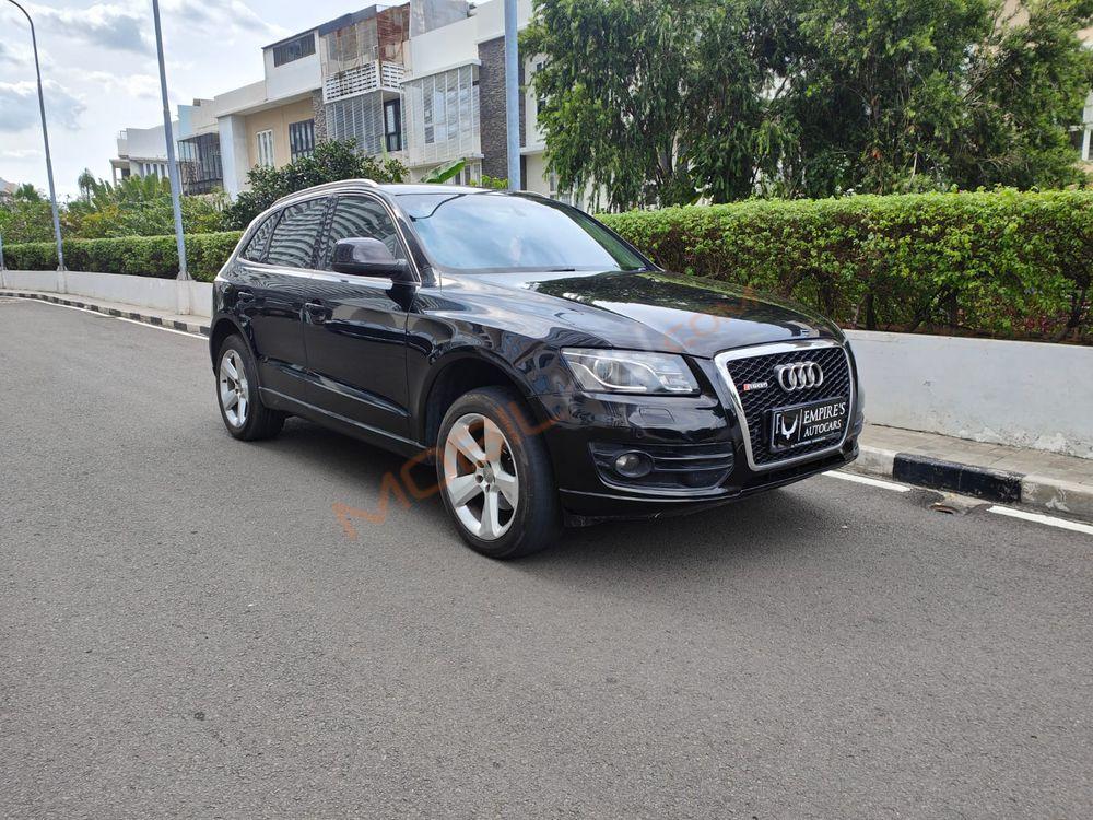 Mobil Audi Q5 2011