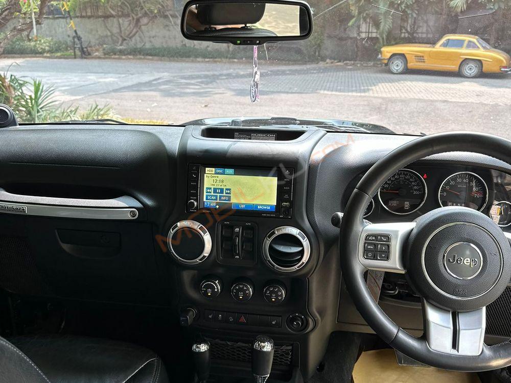 Mobil Jeep Wrangler 2013