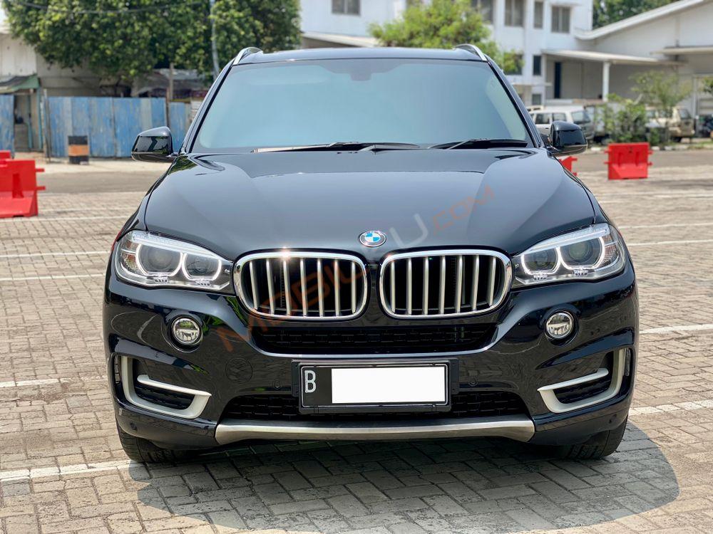 Mobil BMW X5 2015