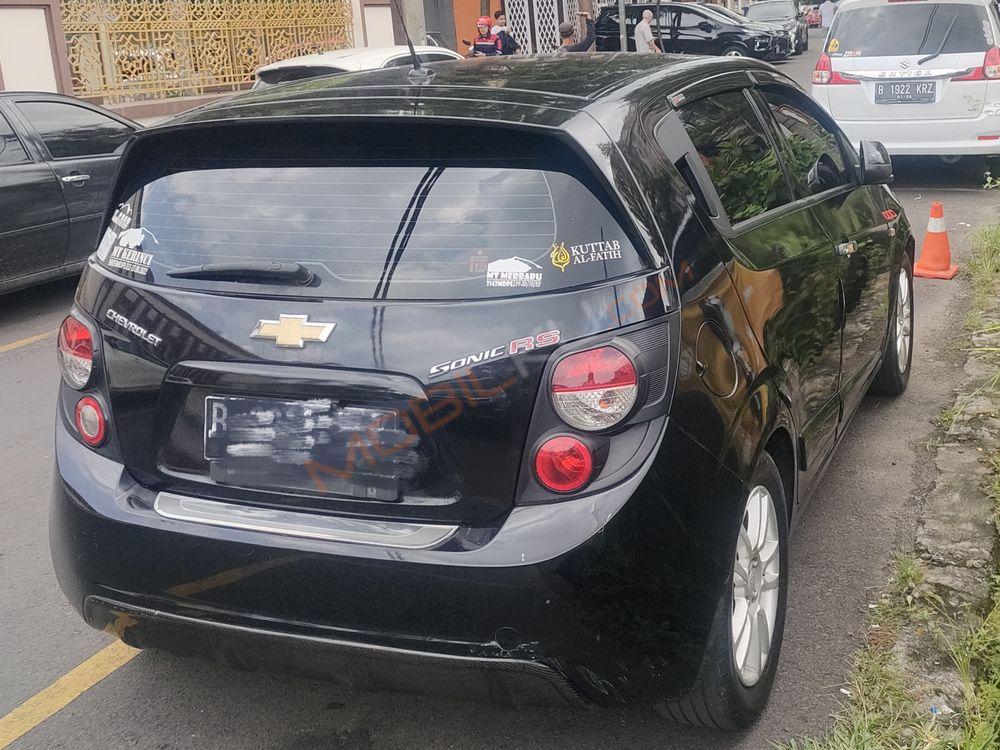 Mobil Chevrolet Aveo 2013