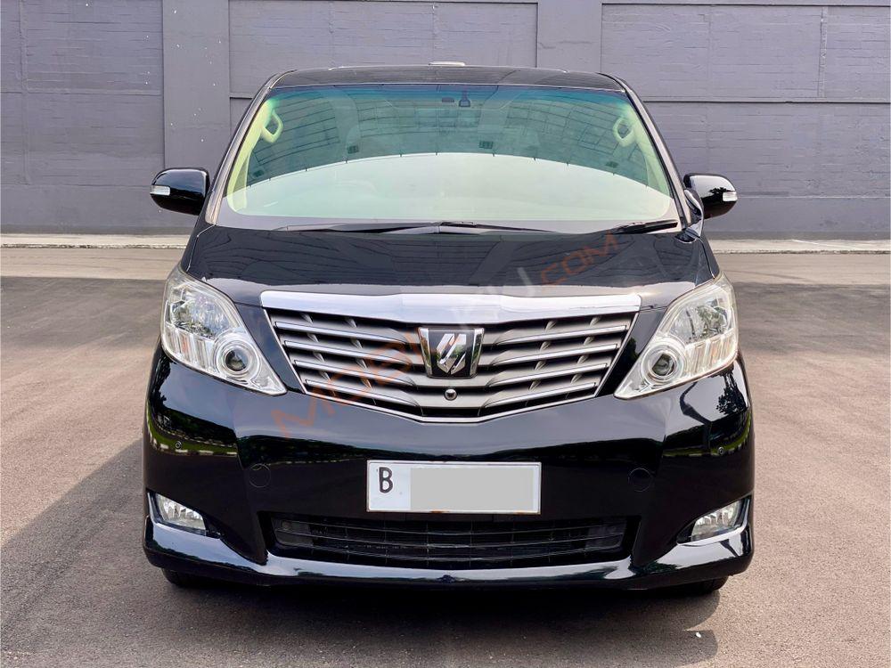 Mobil Toyota Alphard 2010