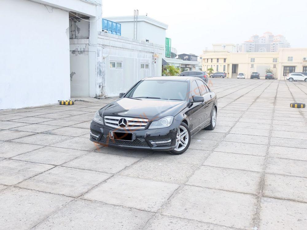 Mobil Mercedes-Benz C-Class 2012