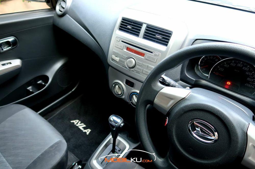 Mobil Daihatsu Ayla 2015