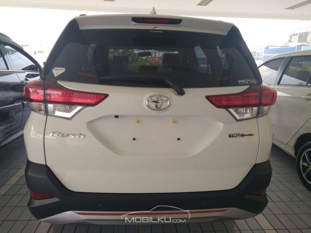 Mobil Toyota Rush 2019