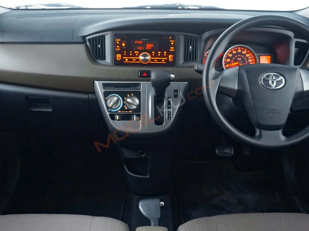 Mobil Toyota Calya 2017