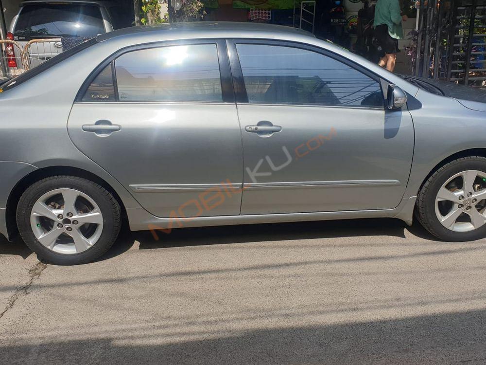 Mobil Toyota Corolla 2012