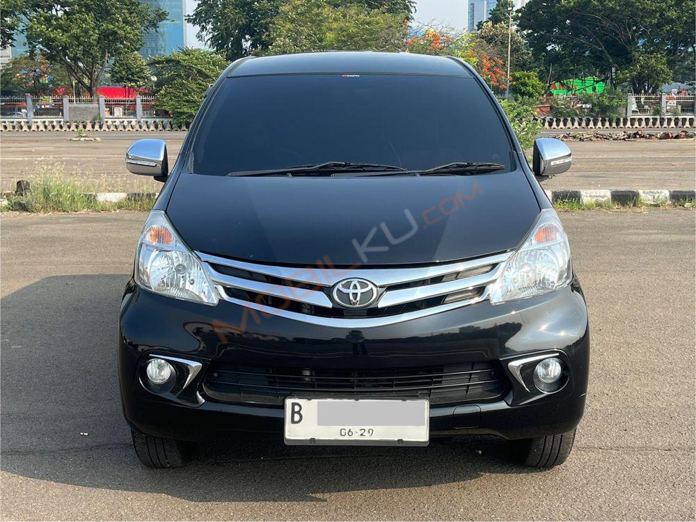 Mobil Toyota Avanza 2014