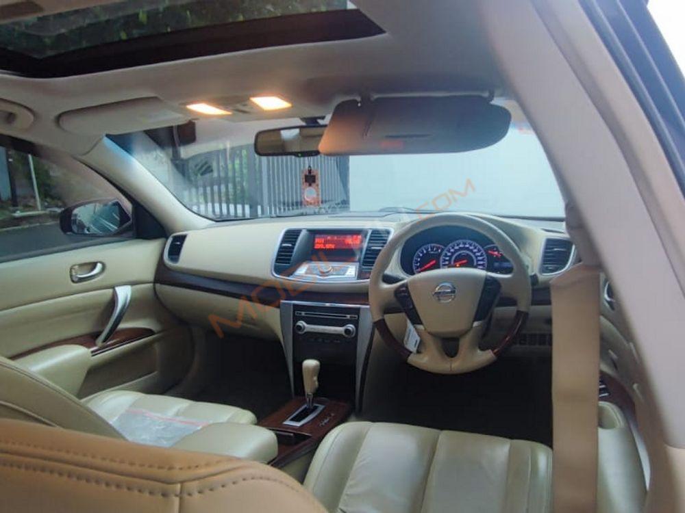 Mobil Nissan Teana 2013